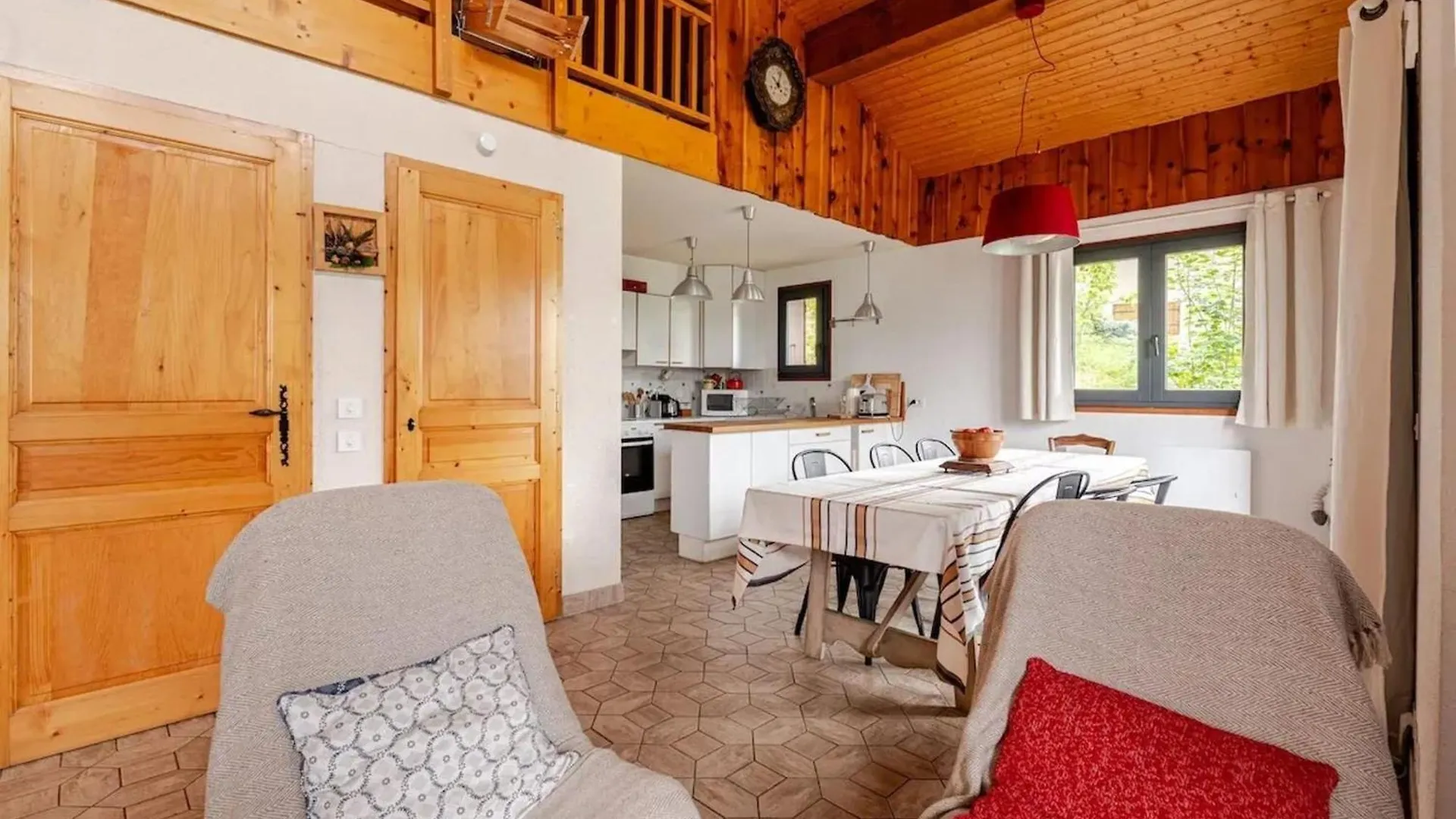 Chalet Confortable Avec Vue Sur La Montagne A Peisey-Nancroix